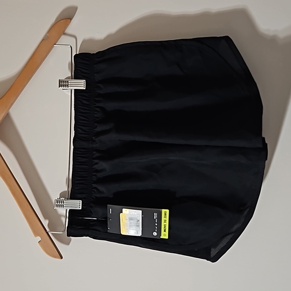 NWT Nike shorts sz S - Picture 3 of 4
